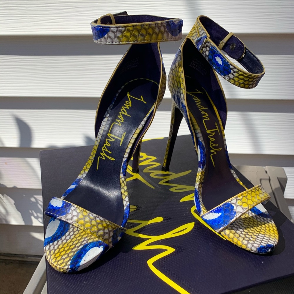 🚫Sold on another platform ✌🏽Nordstrom London